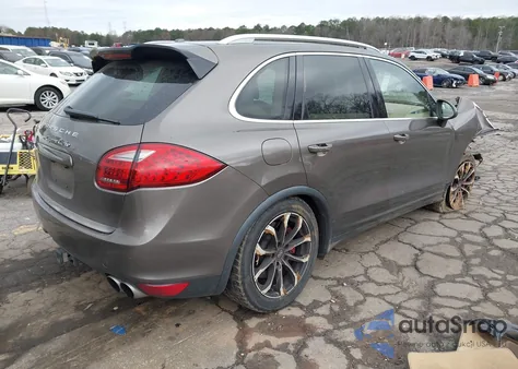 2013 Porsche Cayenne Turbo z USA, uszkodzony, nr VIN WP1AC2A21DLA90690